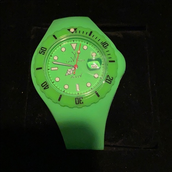 Jewelry - Picture 4 of 4